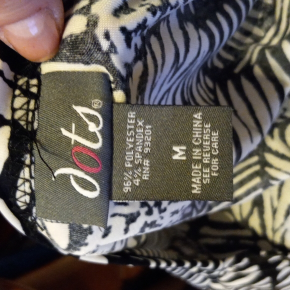 Cap sleeve dress - Picture 5 of 6